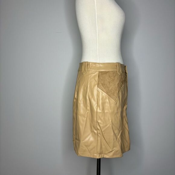 Miss Sparkling- Tan Wild As Her Mini Skirt - Picture 3 of 7